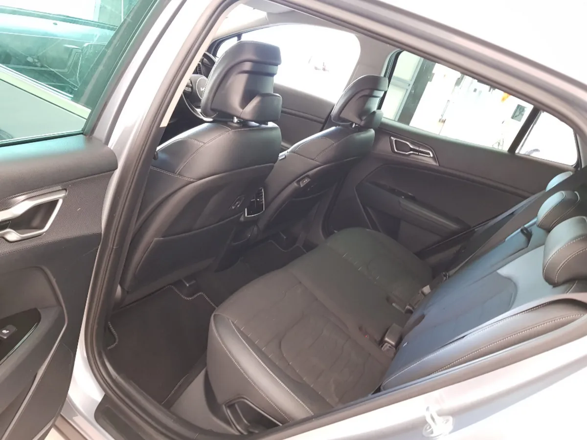 Kia Sportage MPV, Diesel, 2022, Grey