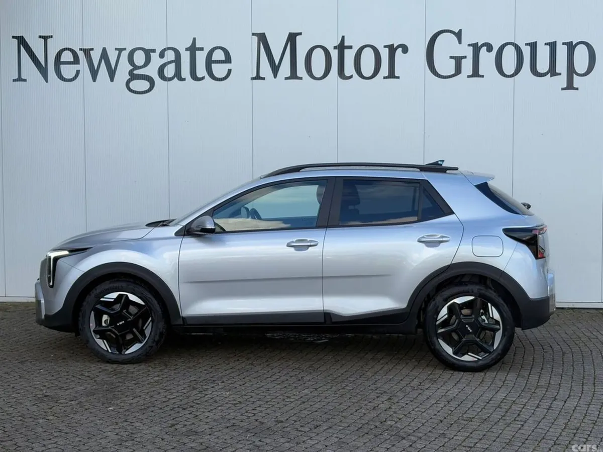 Kia Stonic Hatchback, Petrol, 2027, Silver