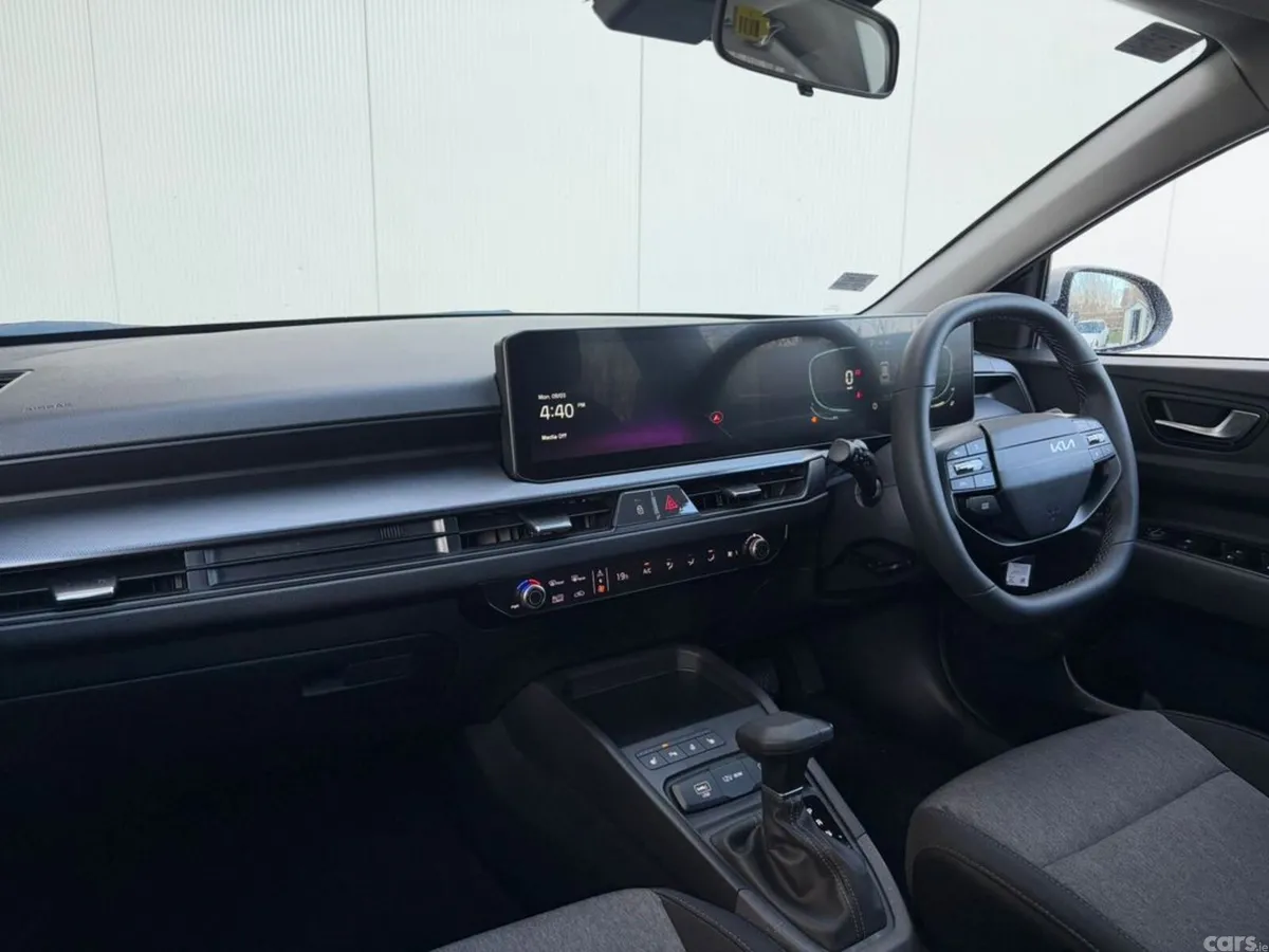 Kia Stonic Hatchback, Petrol, 2027, Silver