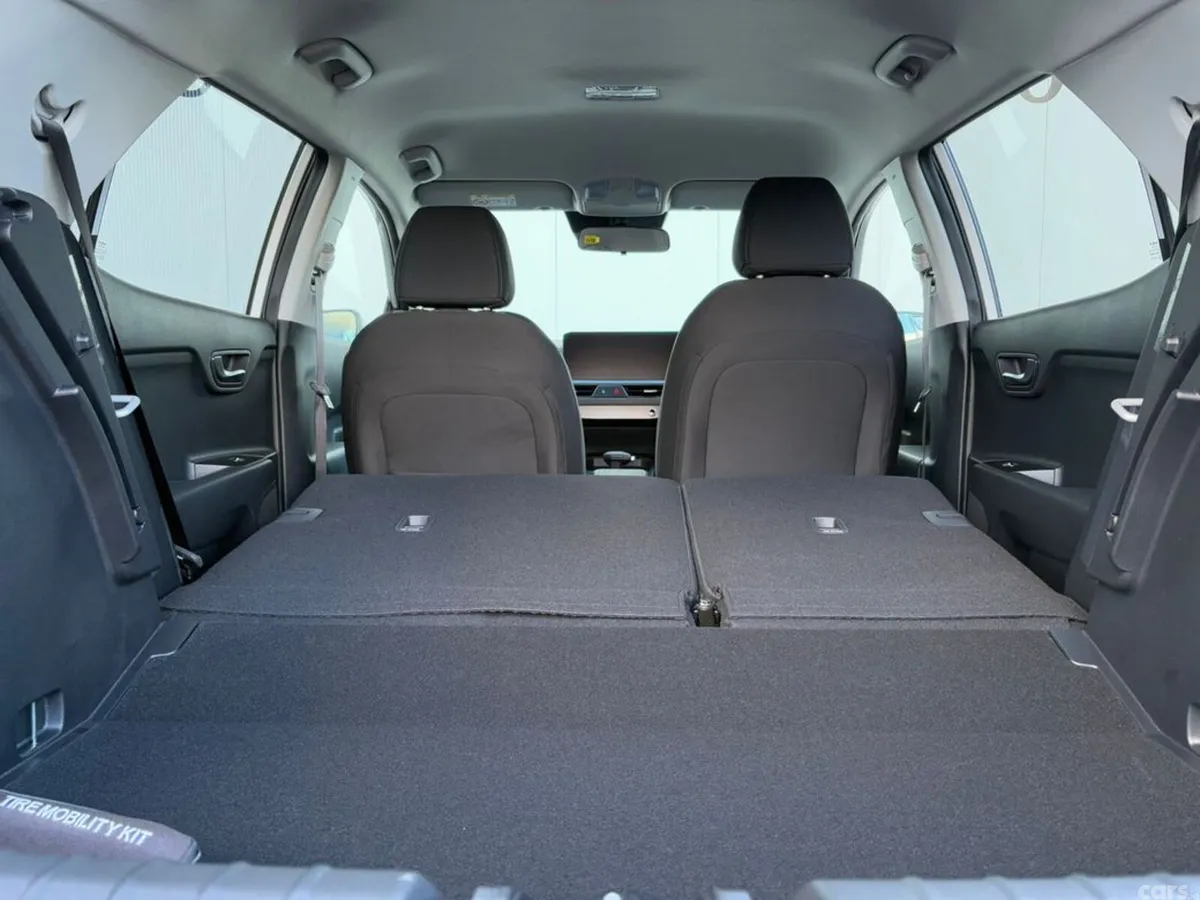 Kia Stonic Hatchback, Petrol, 2027, Silver