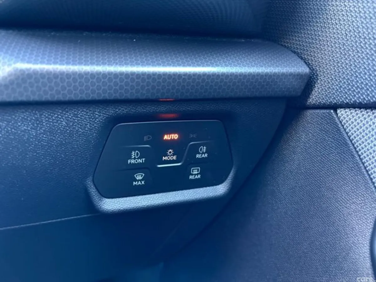 SEAT Leon Estate, Diesel, 2021, Red