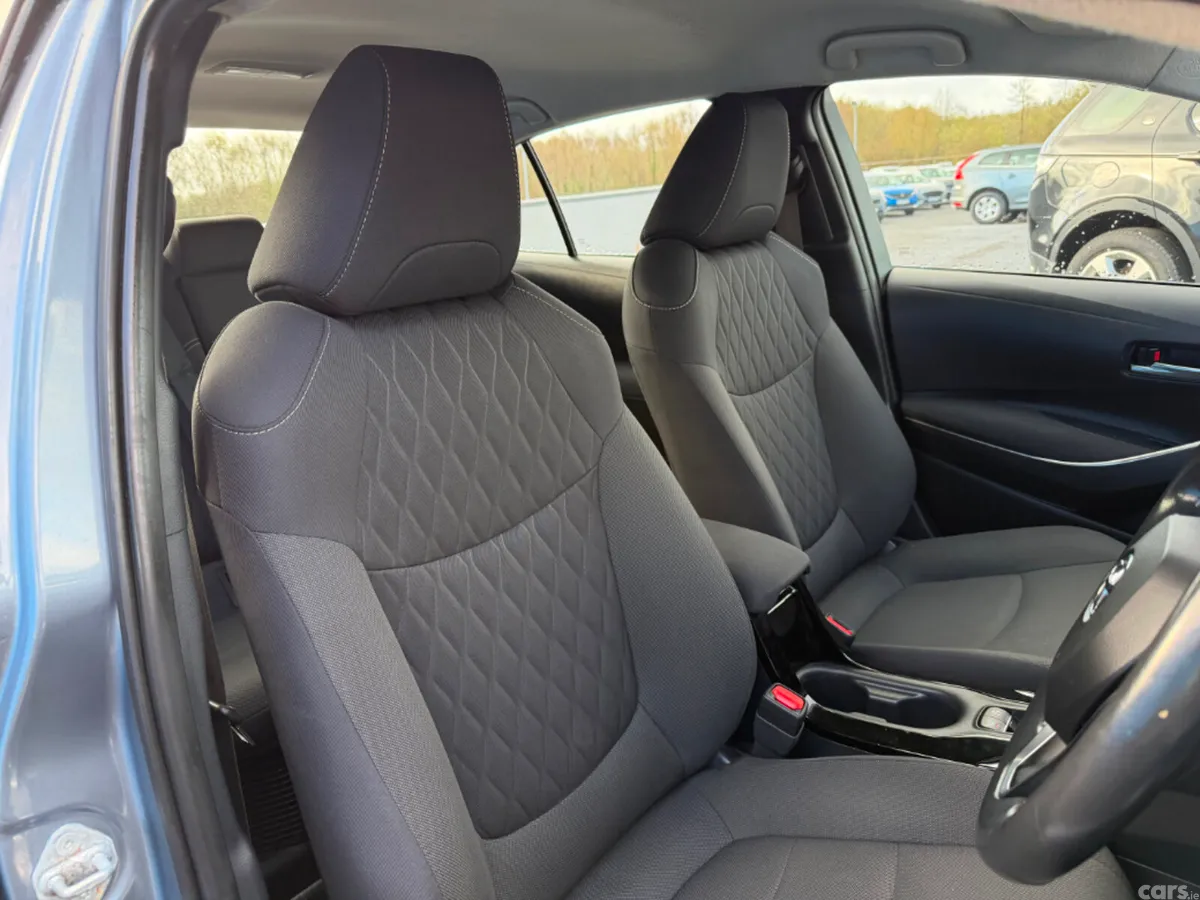 Toyota Corolla Saloon, Petrol Hybrid, 2022, Grey