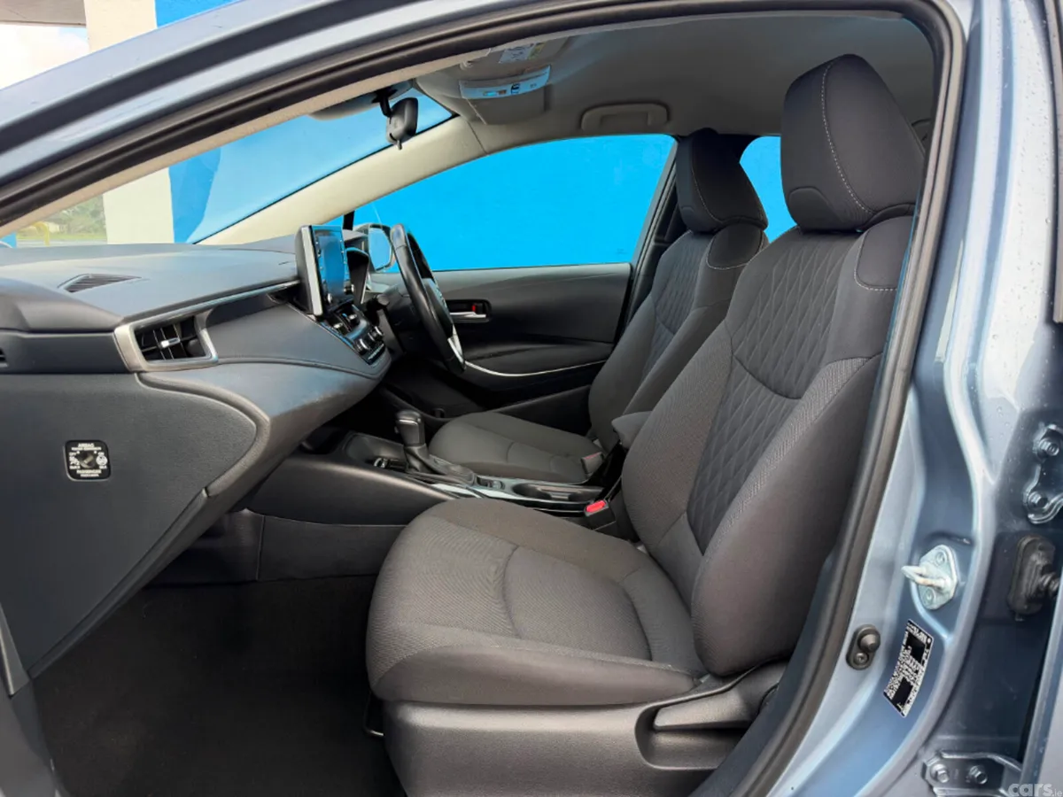 Toyota Corolla Saloon, Petrol Hybrid, 2022, Grey