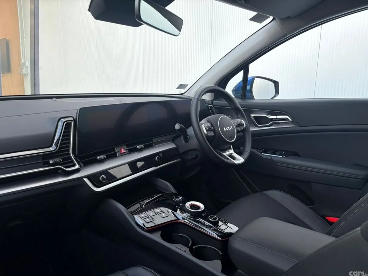 Kia Sportage SUV, Petrol Plug-in Hybrid, 2027, Blue