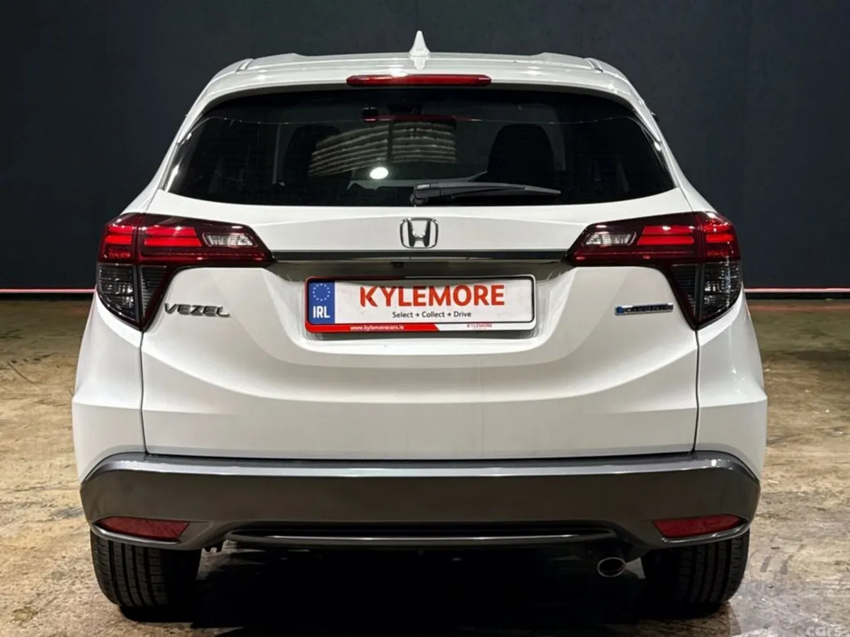 Honda Vezel SUV, Petrol Hybrid, 2020, White