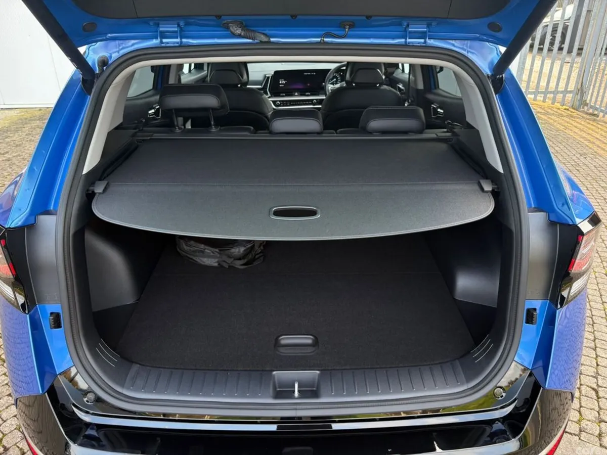 Kia Sportage SUV, Petrol Plug-in Hybrid, 2027, Blue