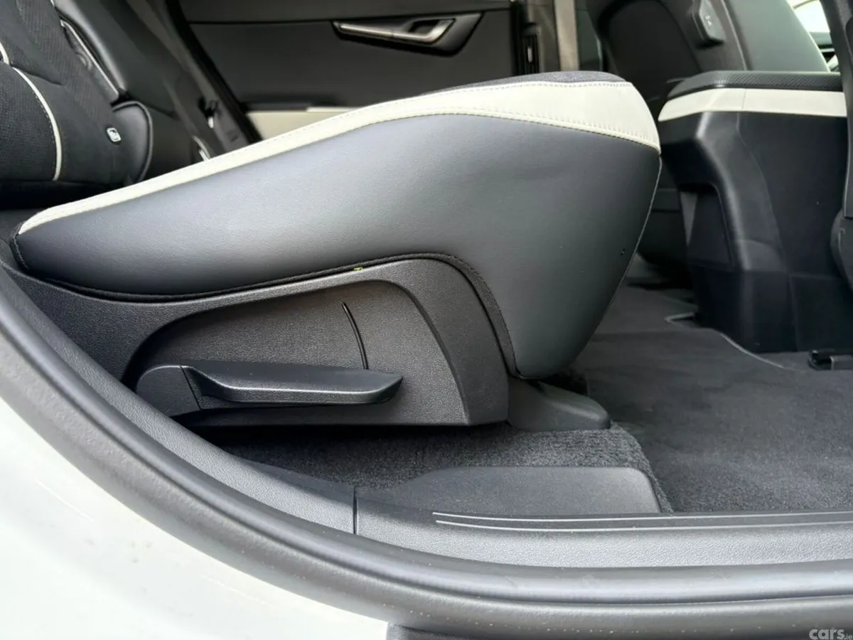Kia EV6 Hatchback, Electric, 2027, White