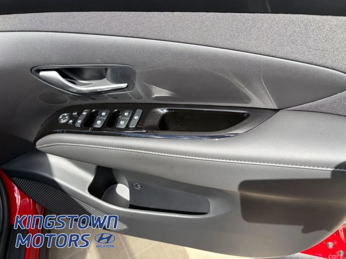 Hyundai Tucson MPV, Petrol Hybrid, 2024, Red