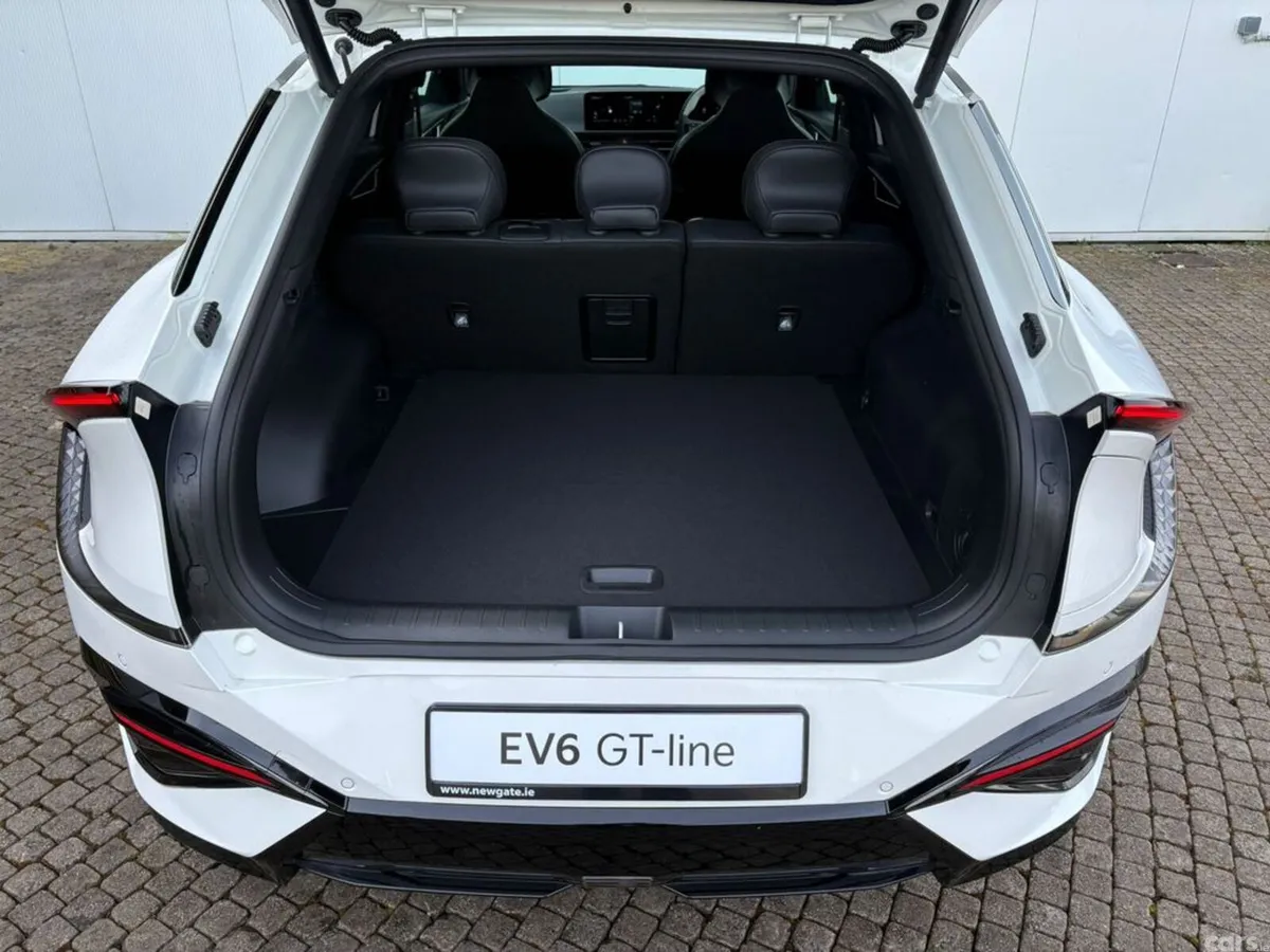 Kia EV6 Hatchback, Electric, 2027, White