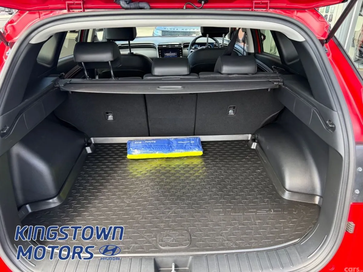Hyundai Tucson MPV, Petrol Hybrid, 2024, Red