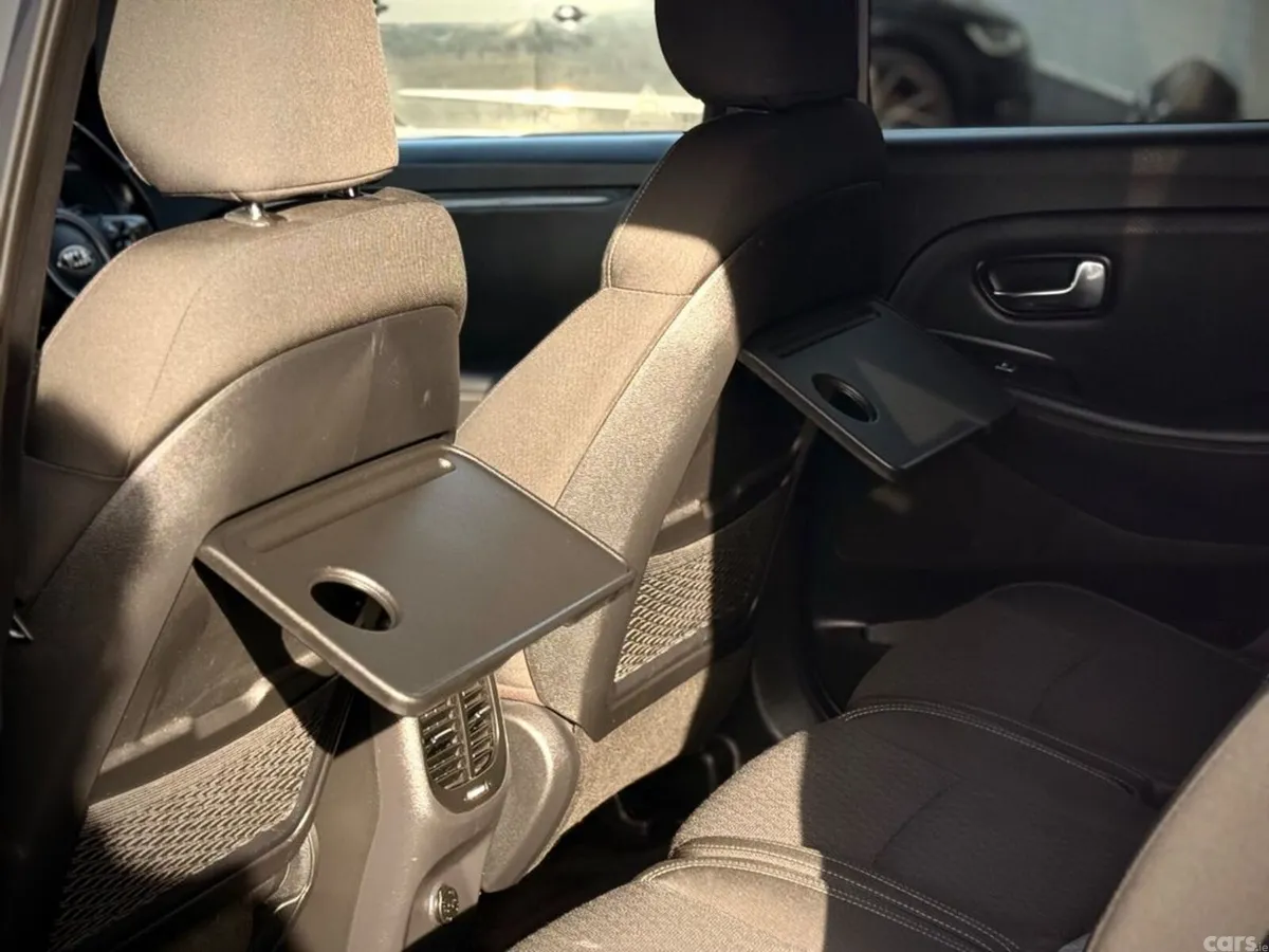 Kia Carens Estate, Diesel, 2017, White