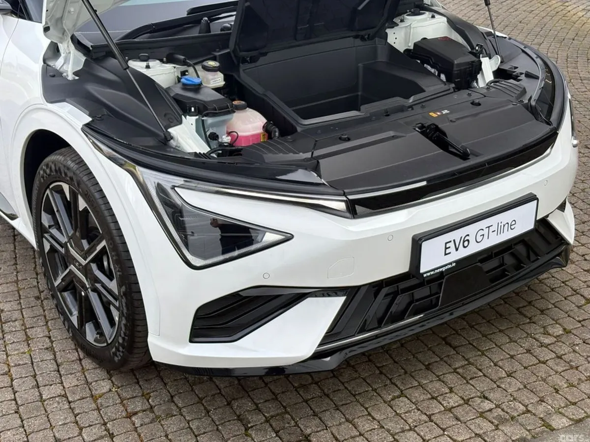 Kia EV6 Hatchback, Electric, 2027, White