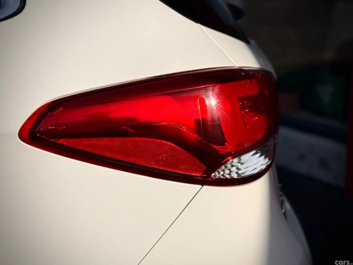 Kia Carens Estate, Diesel, 2017, White