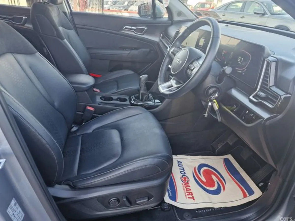 Kia Sportage MPV, Diesel, 2024, Grey