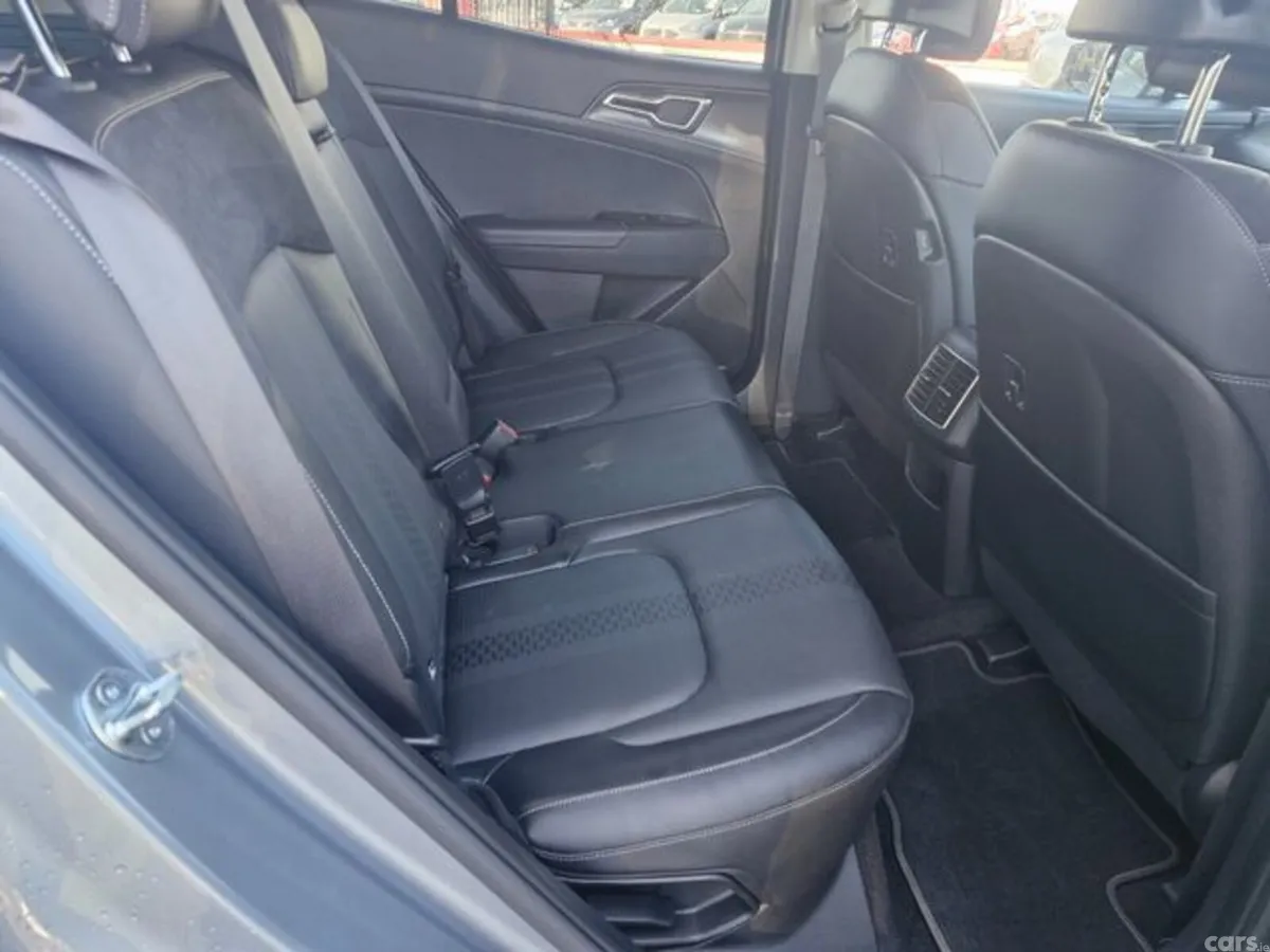 Kia Sportage MPV, Diesel, 2024, Grey