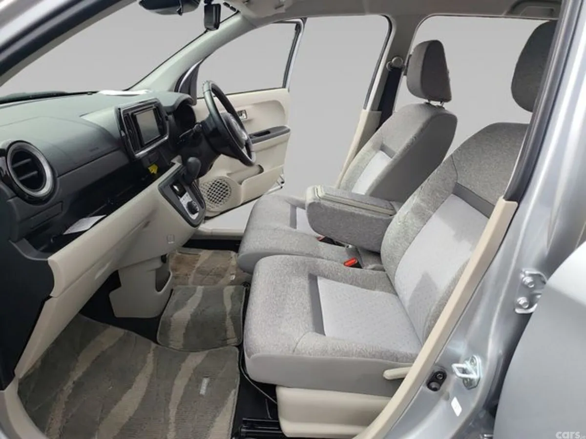 Toyota Passo Hatchback, Petrol, 2020, Silver