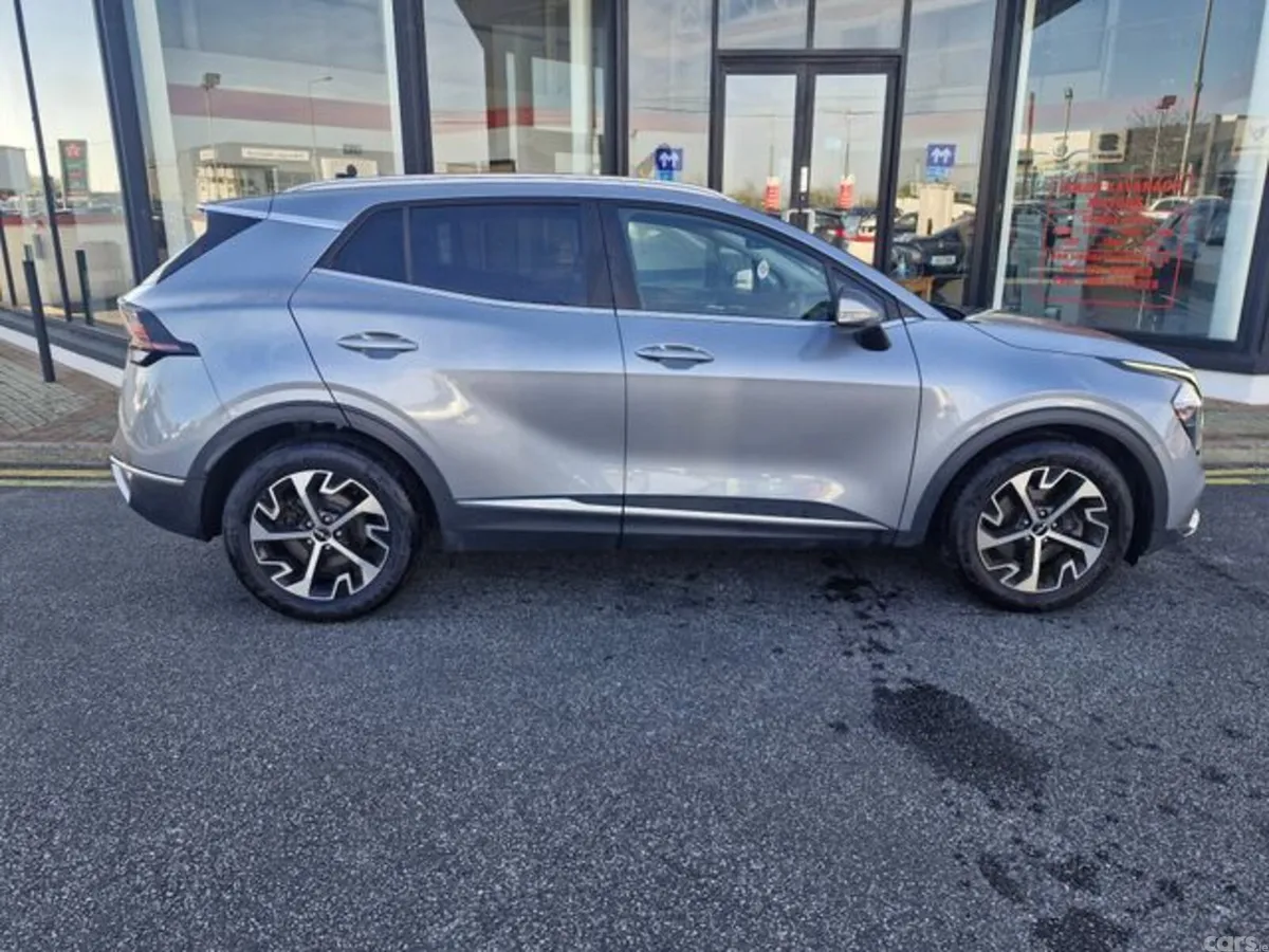 Kia Sportage MPV, Diesel, 2024, Grey