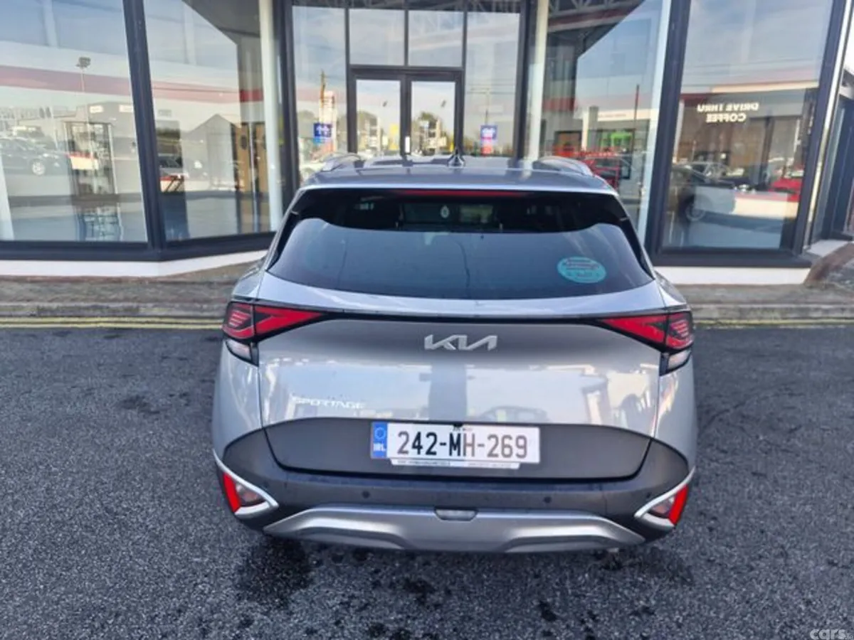 Kia Sportage MPV, Diesel, 2024, Grey