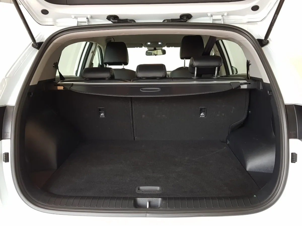 Kia Sportage MPV, Diesel, 2021, White