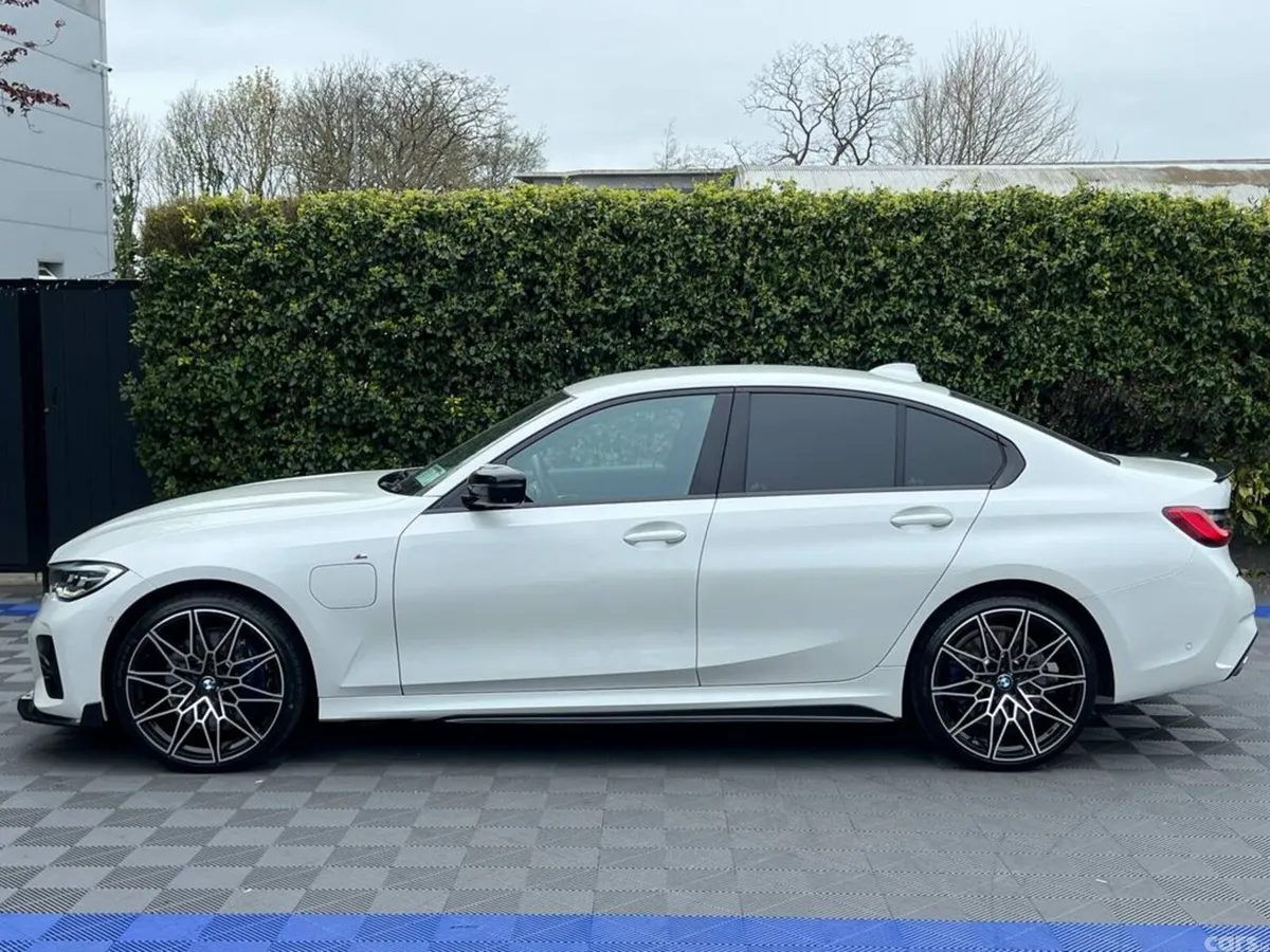 BMW 3-Series Saloon, Petrol Plug-in Hybrid, 2021, White