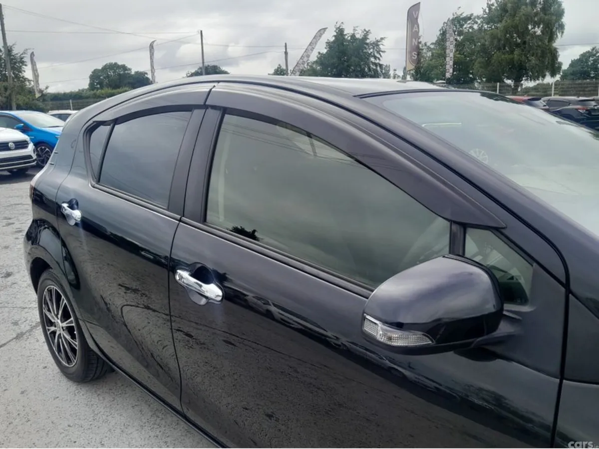 Toyota Aqua Hatchback, Petrol Hybrid, 2017, Black