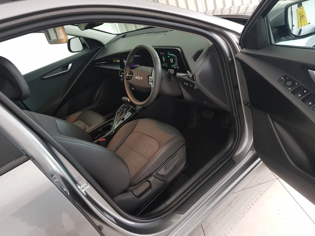 Kia Niro MPV, Petrol Plug-in Hybrid, 2023, Grey