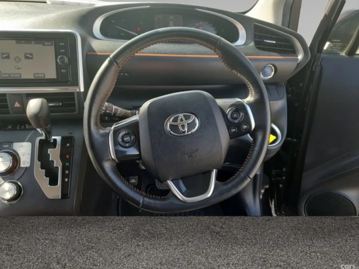 Toyota Sienta MPV, Petrol, 2018, Blue