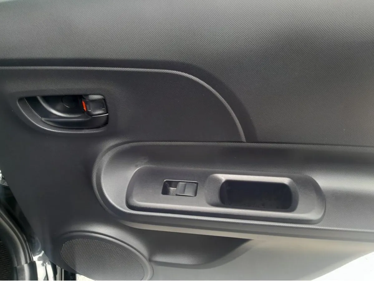 Toyota Aqua Hatchback, Petrol Hybrid, 2017, Black