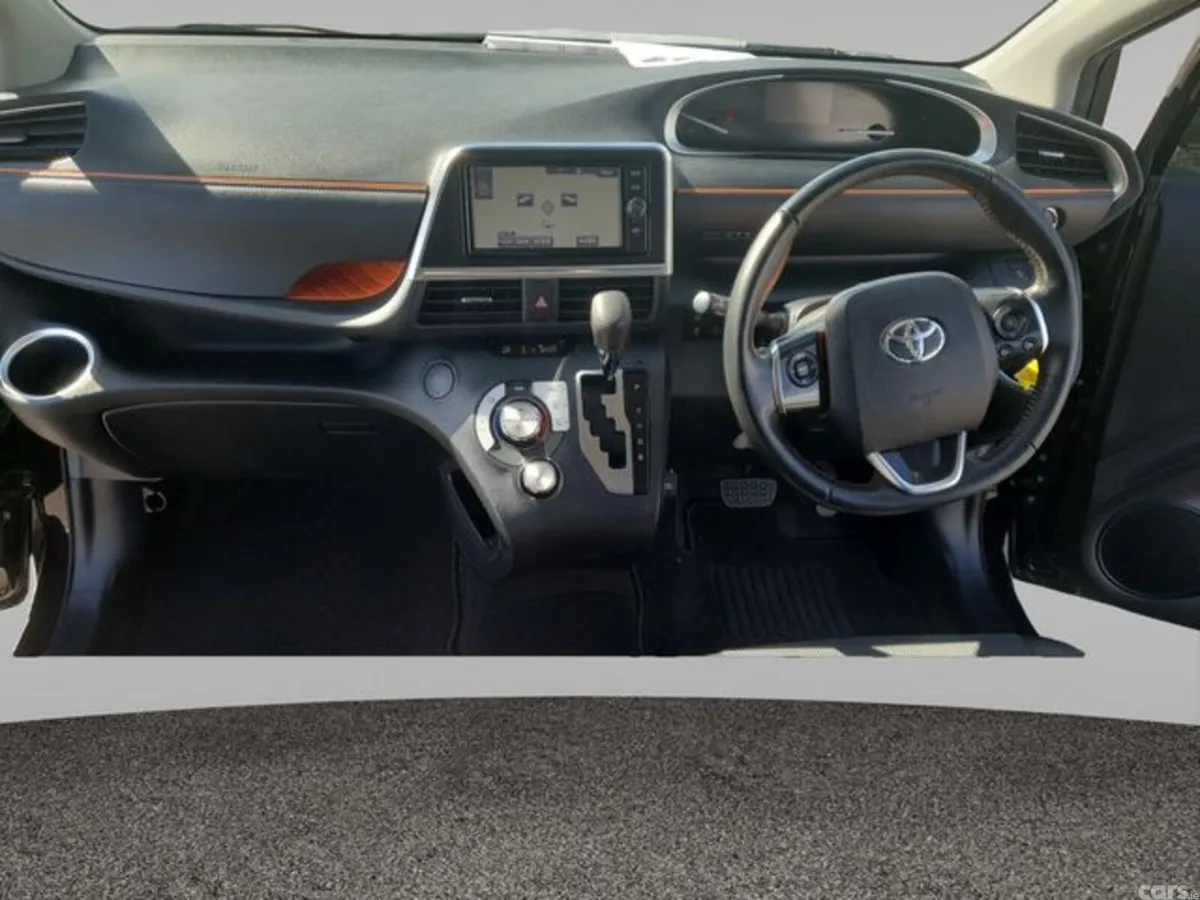 Toyota Sienta MPV, Petrol, 2018, Blue