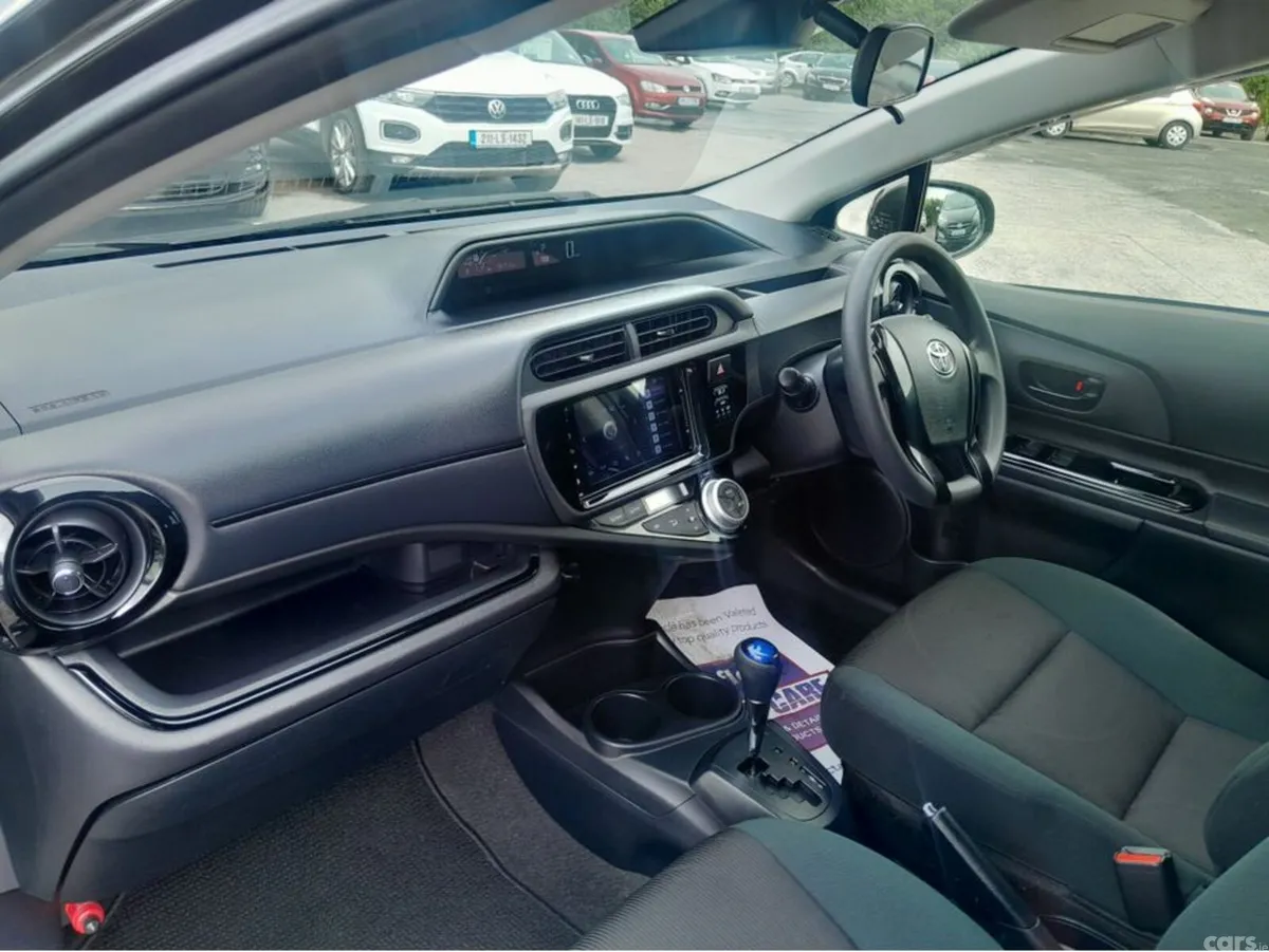 Toyota Aqua Hatchback, Petrol Hybrid, 2017, Black