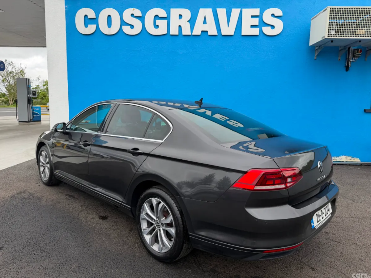 Volkswagen Passat Saloon, Diesel, 2021, Grey
