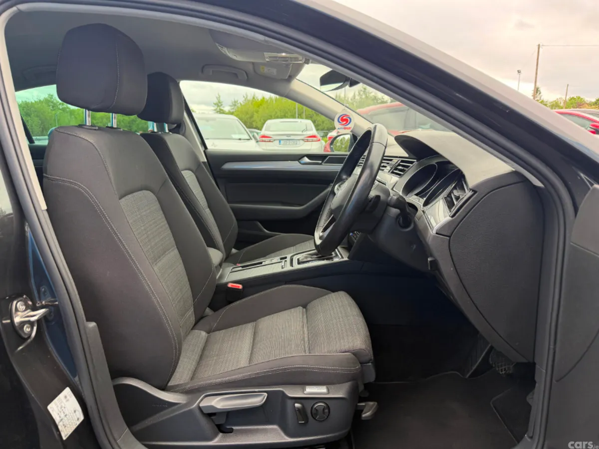 Volkswagen Passat Saloon, Diesel, 2021, Grey