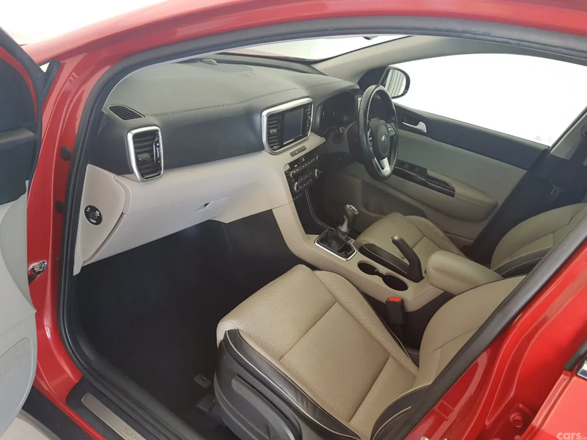 Kia Sportage MPV, Diesel, 2019, Red