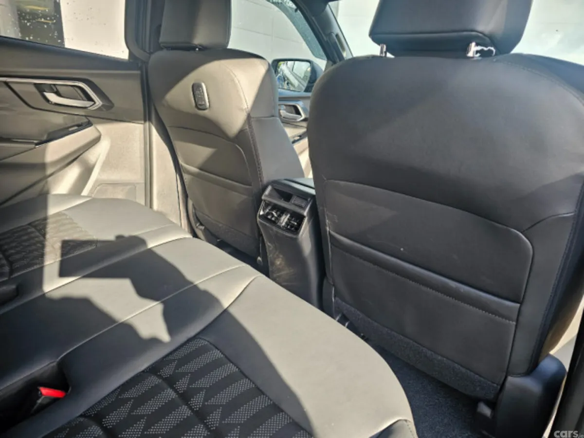 Isuzu D-Max Pick Up, Diesel, 2026, Grey