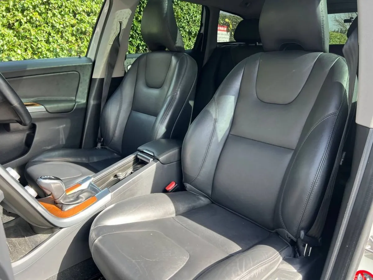 Volvo XC60 SUV, Diesel, 2017, White