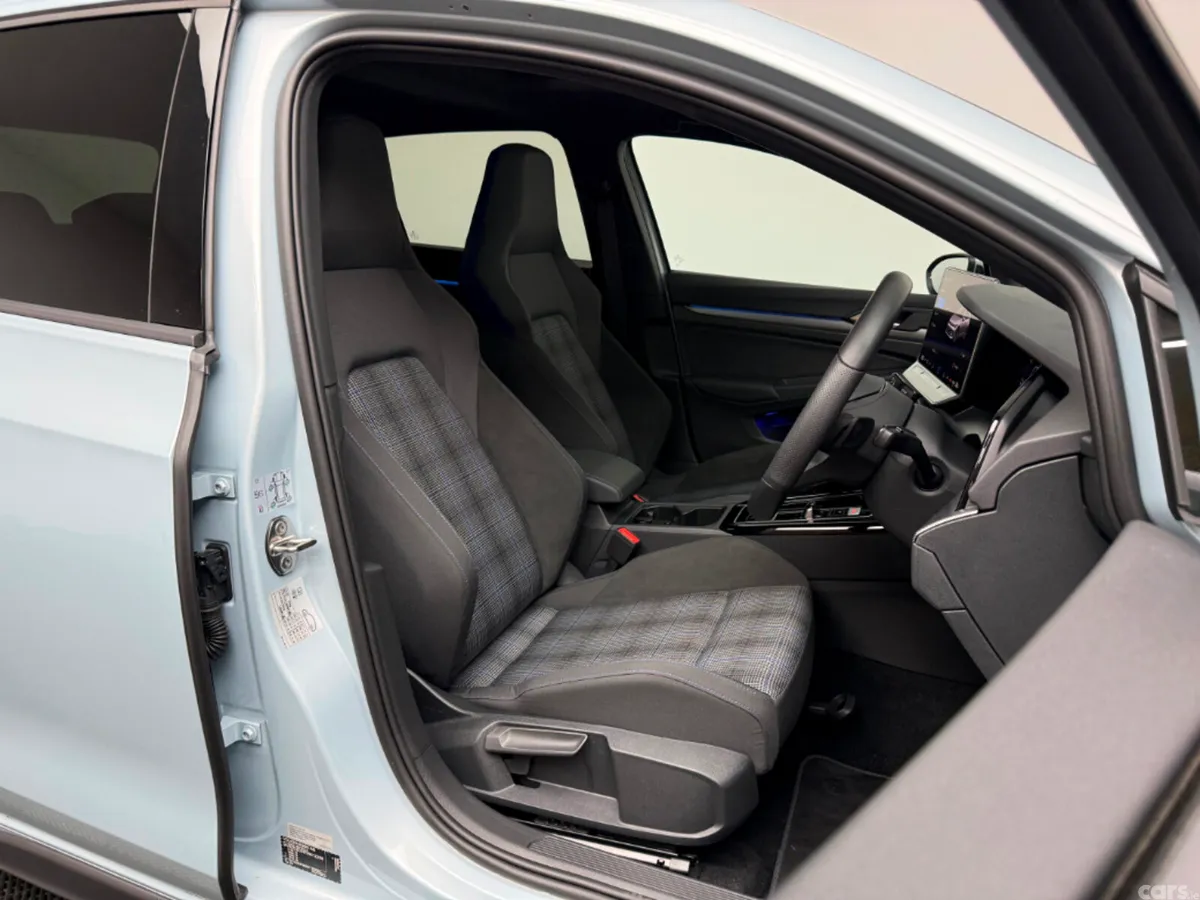 Volkswagen Golf Hatchback, Petrol Plug-in Hybrid, 2026, Blue