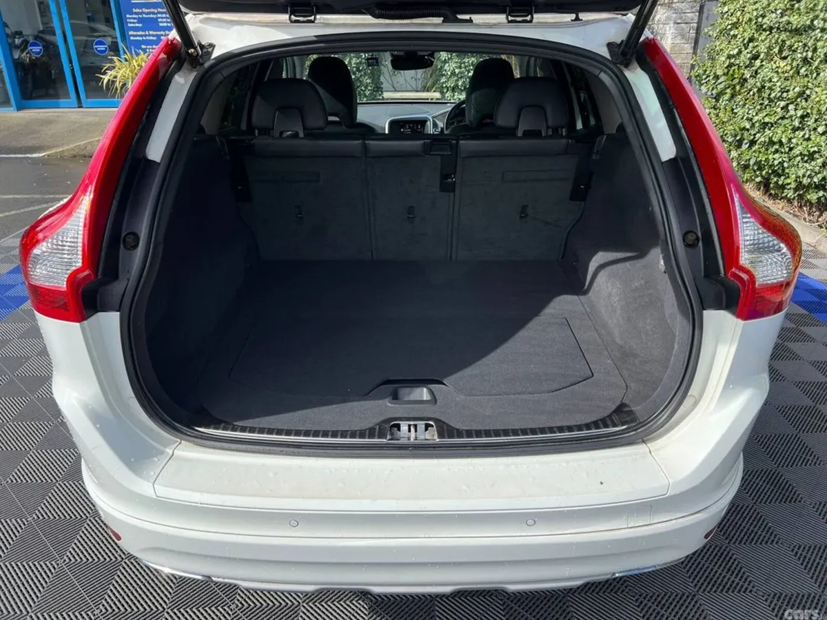 Volvo XC60 SUV, Diesel, 2017, White