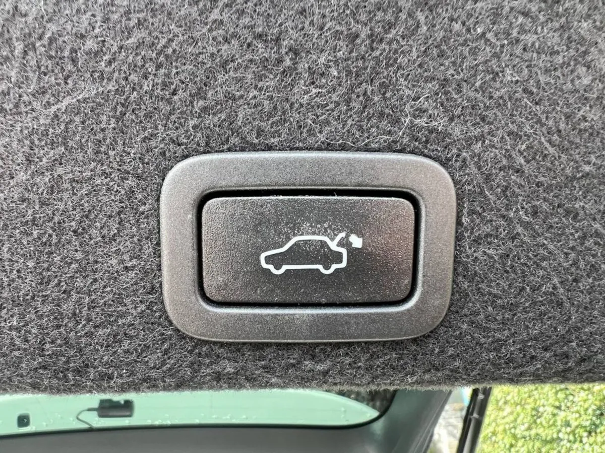 Volvo XC60 SUV, Diesel, 2017, White