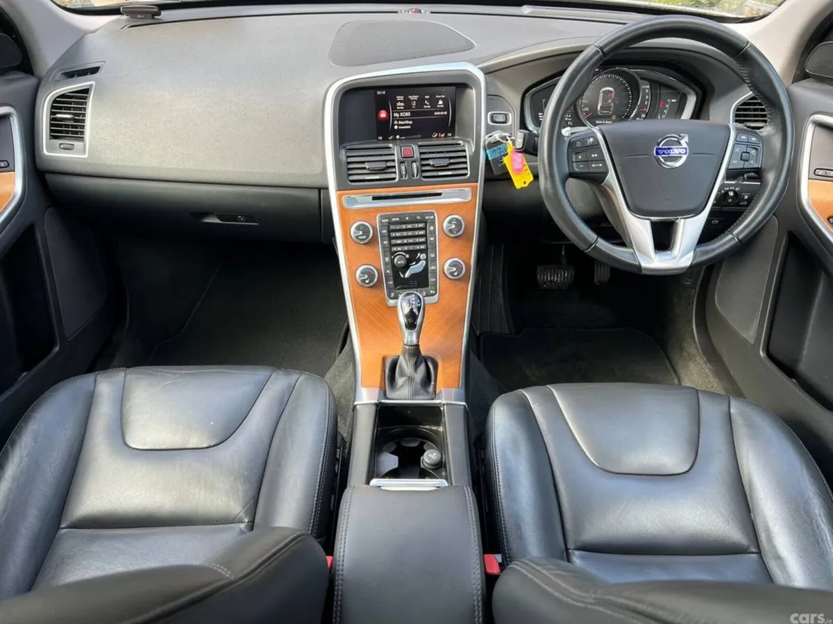 Volvo XC60 SUV, Diesel, 2017, White