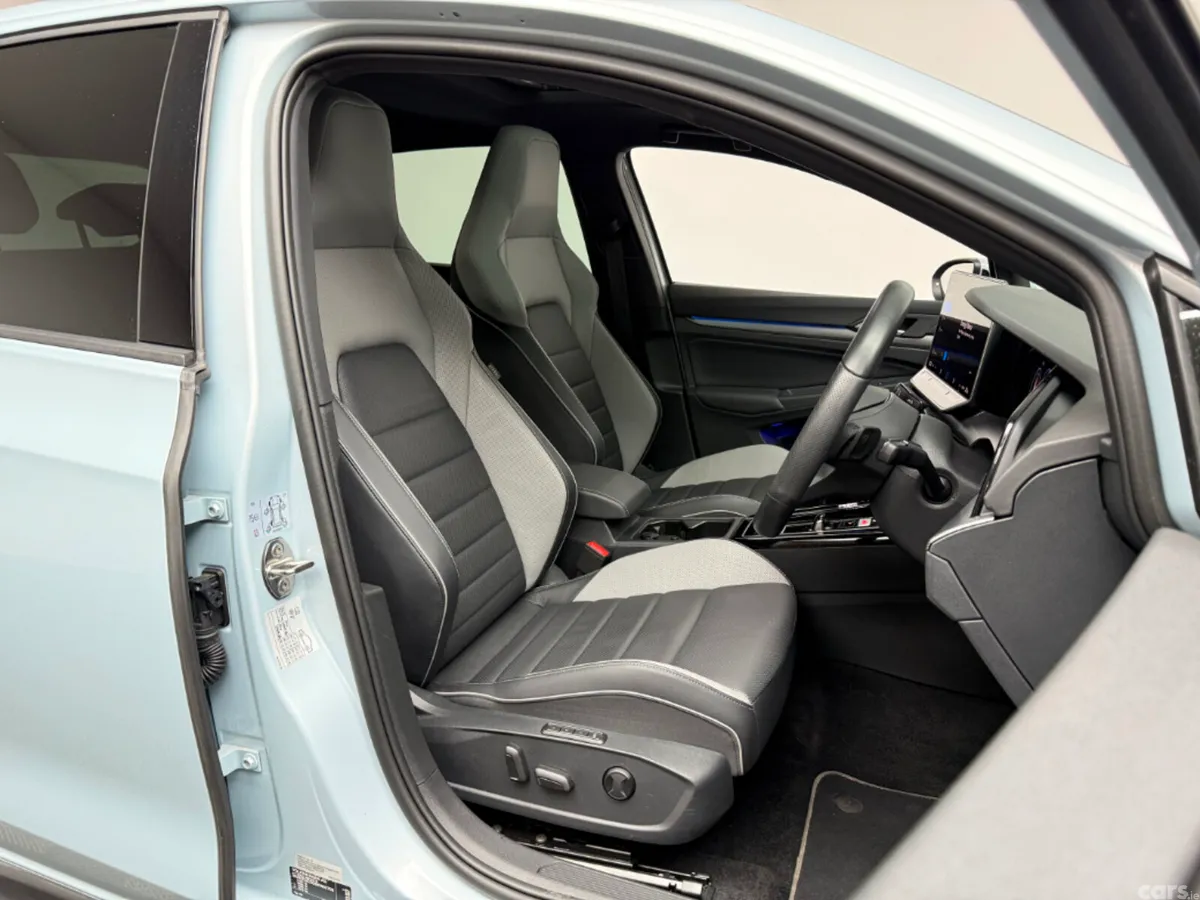 Volkswagen Golf Hatchback, Petrol Plug-in Hybrid, 2025, Blue
