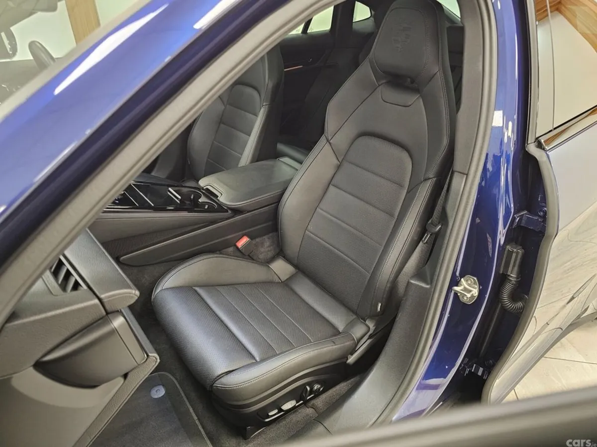 Porsche Panamera Hatchback, Petrol Plug-in Hybrid, 2025, Blue