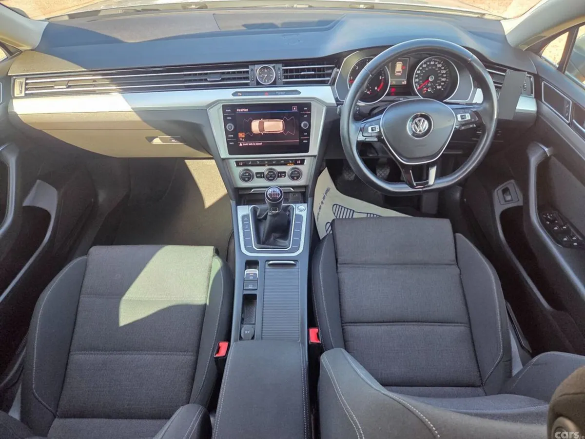 Volkswagen Passat Estate, Diesel, 2018, Silver