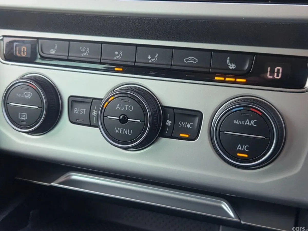Volkswagen Passat Estate, Diesel, 2018, Silver