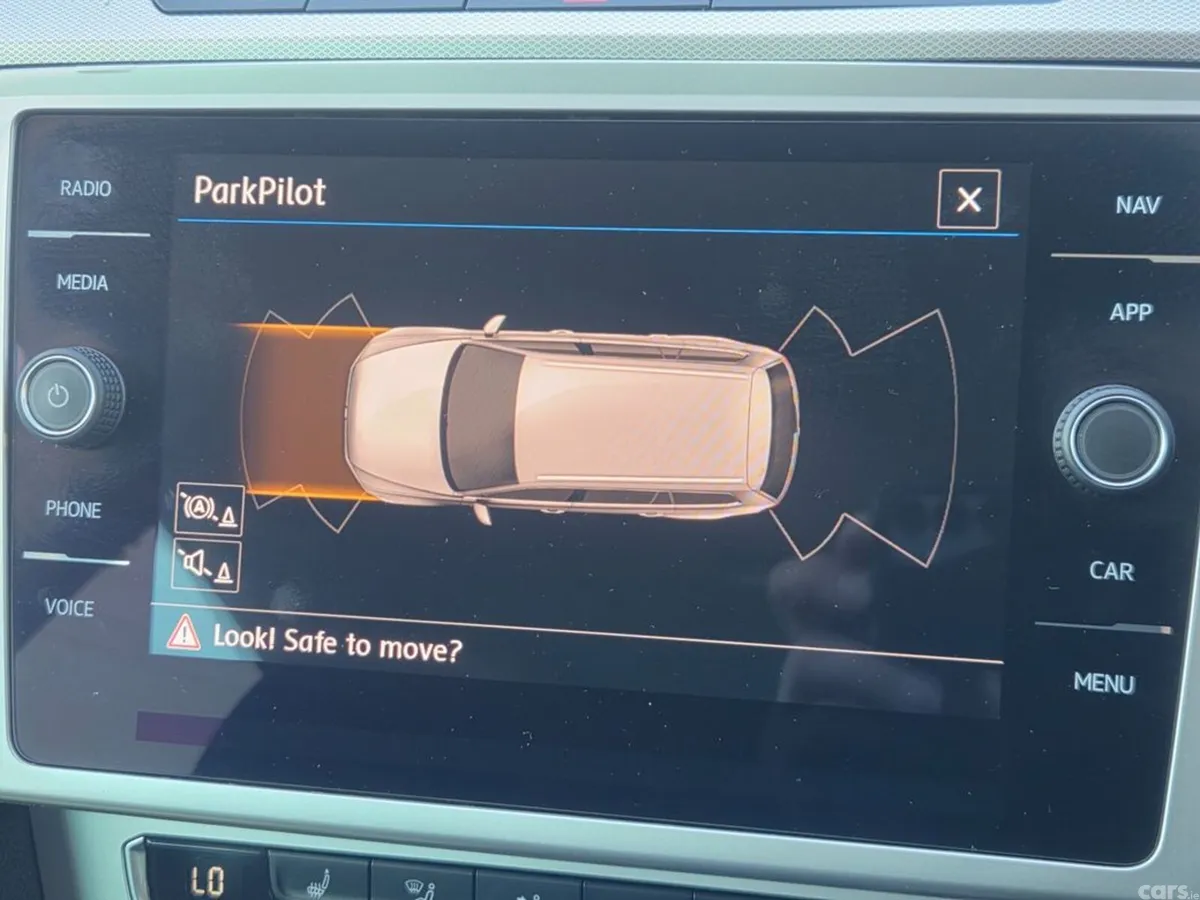 Volkswagen Passat Estate, Diesel, 2018, Silver