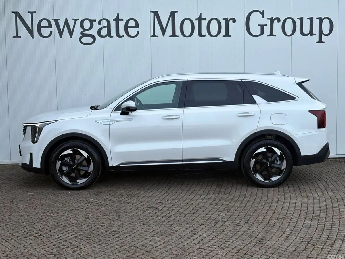 Kia Sorento SUV, Petrol Plug-in Hybrid, 2027, White