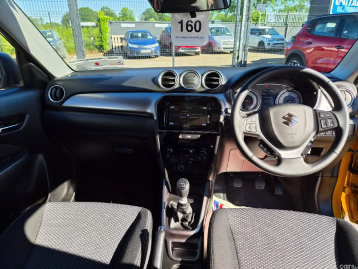 Suzuki Vitara Hatchback, Petrol Hybrid, 2025, Yellow