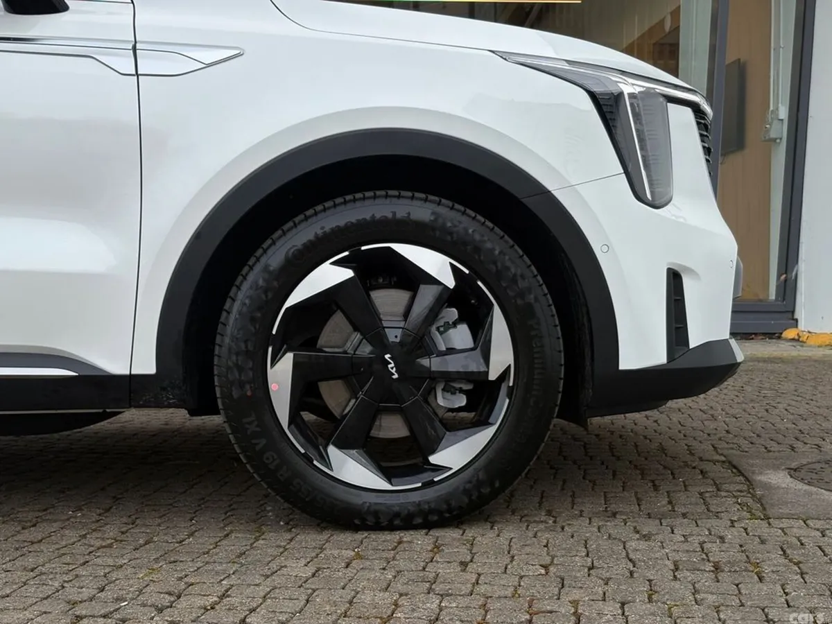 Kia Sorento SUV, Petrol Plug-in Hybrid, 2027, White