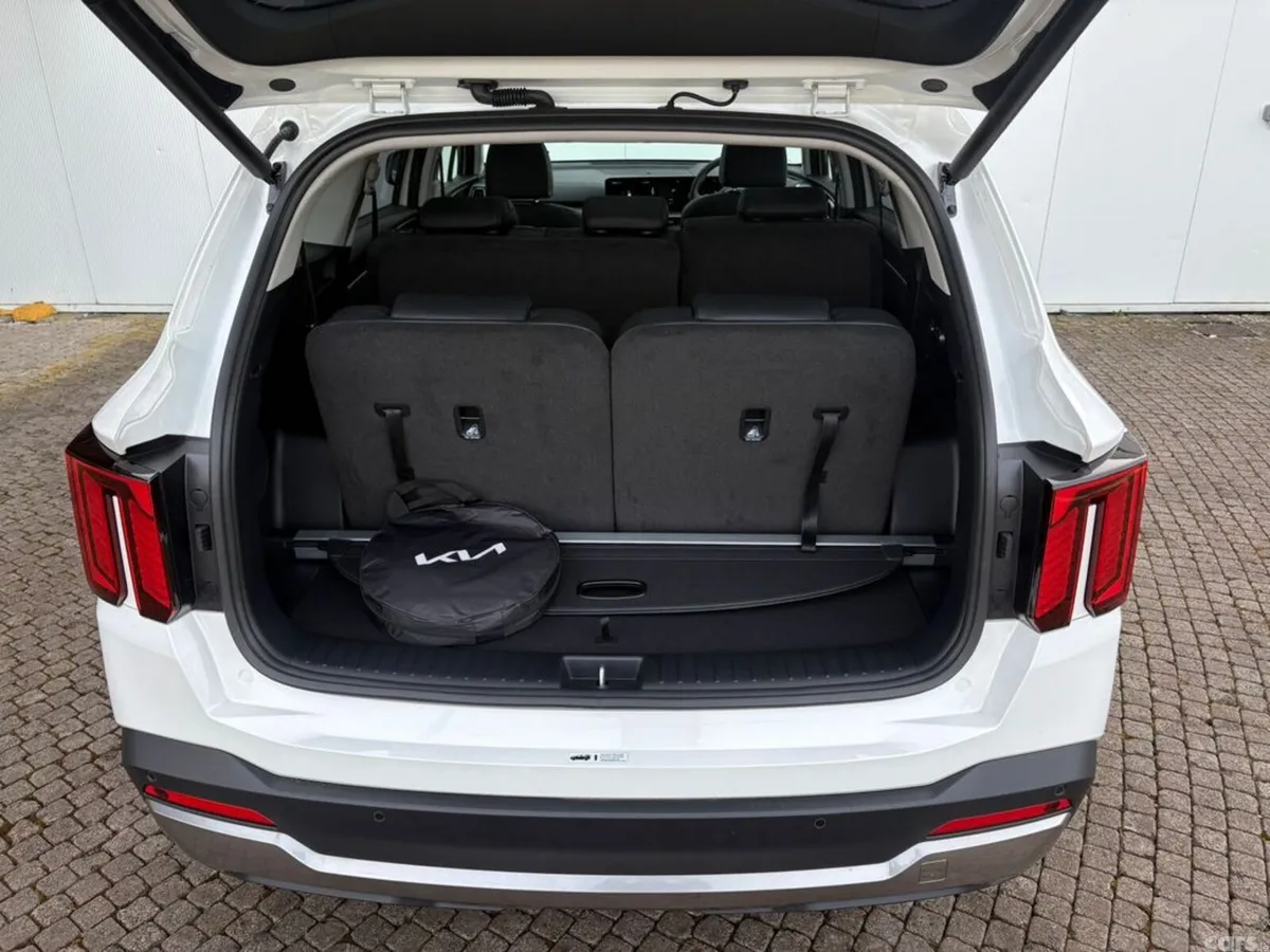 Kia Sorento SUV, Petrol Plug-in Hybrid, 2027, White