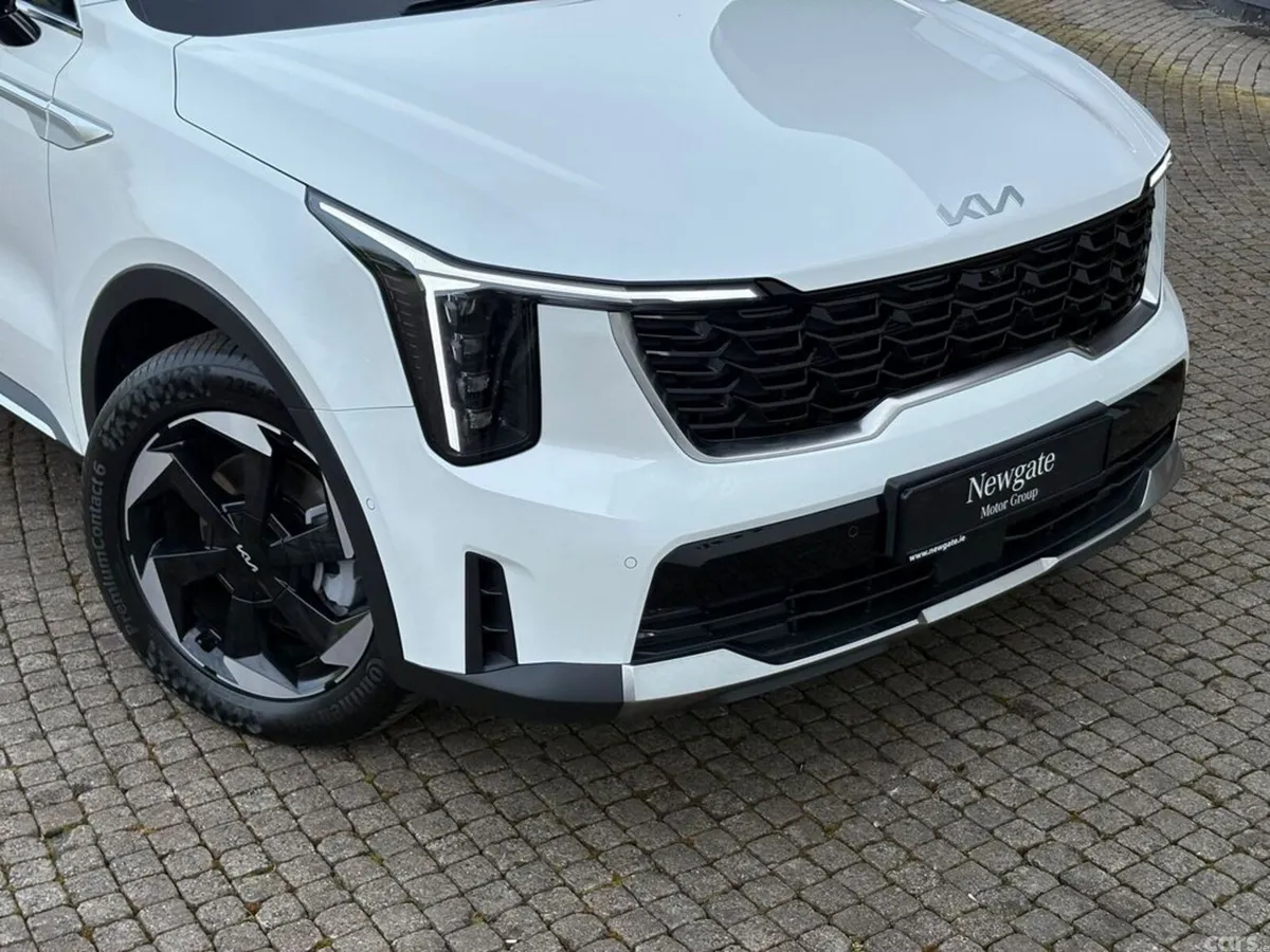 Kia Sorento SUV, Petrol Plug-in Hybrid, 2027, White