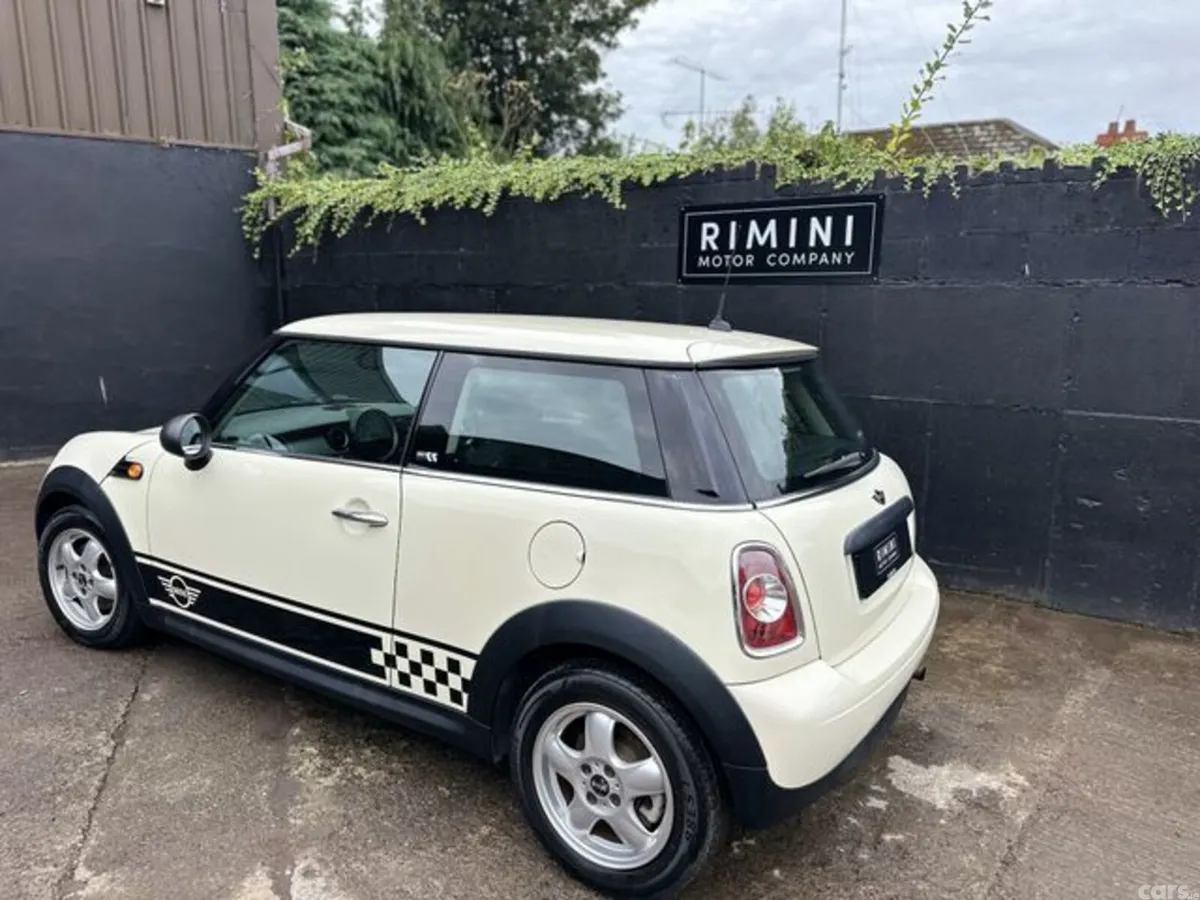 Mini Cooper Hatchback, Petrol, 2011, White